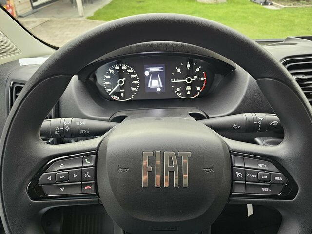 FIAT Ducato 35 MAXI 180 Koffer Kamera 7` TFT sofort - Furgoneta caja cerrada: foto 4 FIAT Ducato 35 MAXI 180 Koffer Kamera 7` TFT sofort - Furgoneta caja cerrada: foto 4