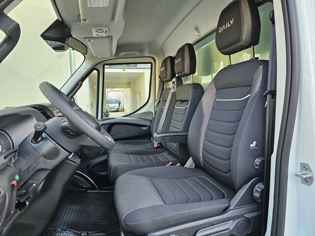 IVECO Daily 35S18 3.0 Koffer LBW Bär ACC LED sofort!... - Furgoneta caja cerrada: foto 2 IVECO Daily 35S18 3.0 Koffer LBW Bär ACC LED sofort!... - Furgoneta caja cerrada: foto 2