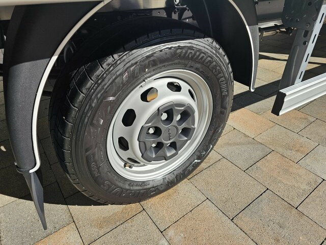 Furgoneta caja cerrada IVECO Daily 35S18 3.0 Koffer Voll-LED Navigation: foto 22