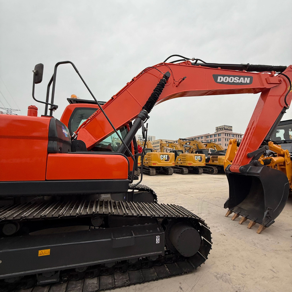 Doosan Dx225 Crawler Excavator - Excavadora de cadenas: foto 1 Doosan Dx225 Crawler Excavator - Excavadora de cadenas: foto 1