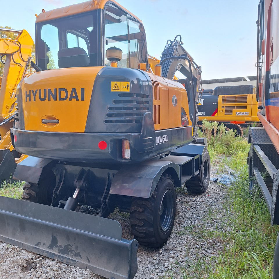 Hyundai 60vs excavator - Excavadora de ruedas: foto 4 Hyundai 60vs excavator - Excavadora de ruedas: foto 4