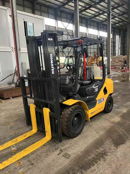 Japanese second hand Komatsu Forklifts FD30 with high performance for sale in shanghai yard - Carretilla elevadora diésel: foto 3 Japanese second hand Komatsu Forklifts FD30 with high performance for sale in shanghai yard - Carretilla elevadora diésel: foto 3