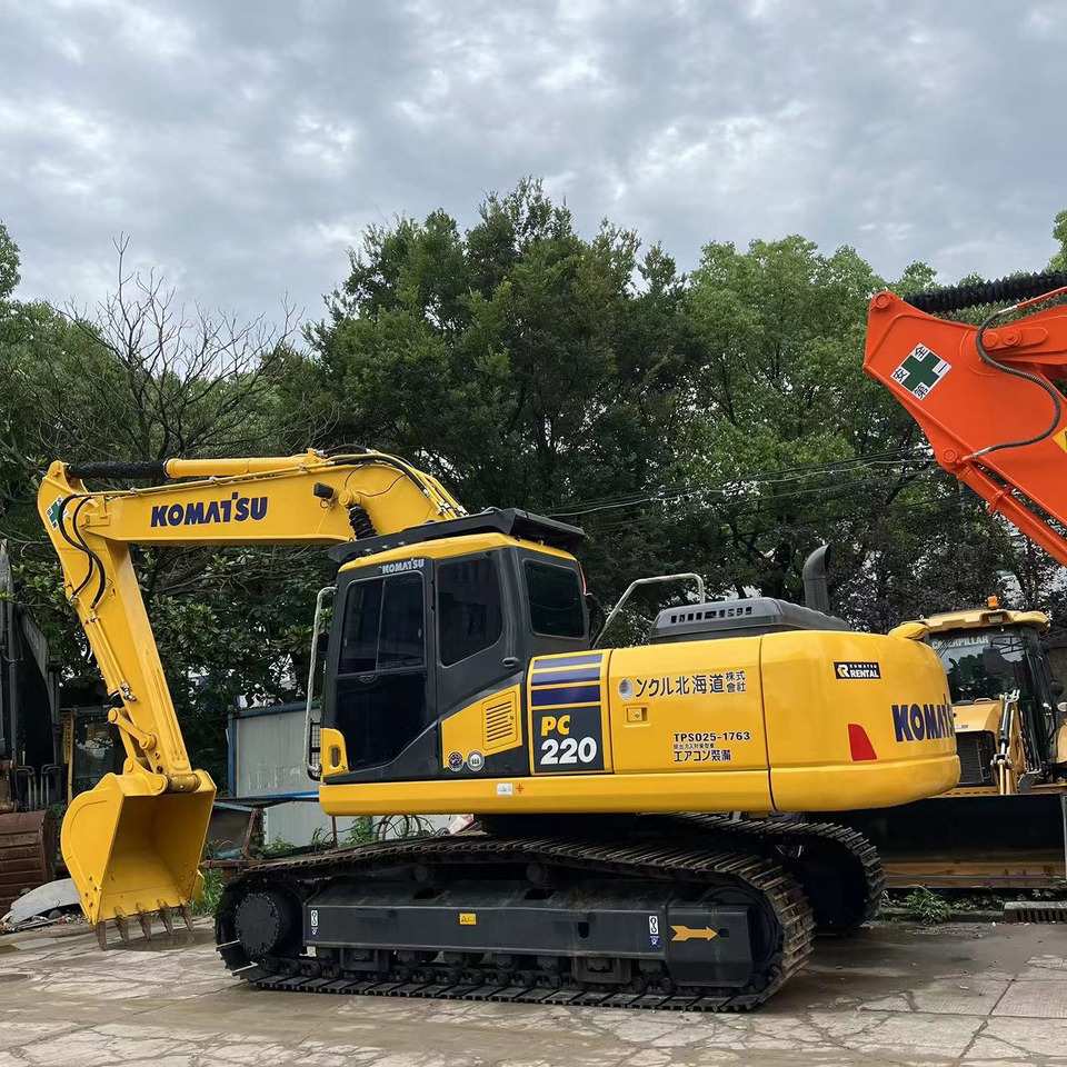 KOMATSU PC220-8 excavator - Excavadora de cadenas: foto 1 KOMATSU PC220-8 excavator - Excavadora de cadenas: foto 1