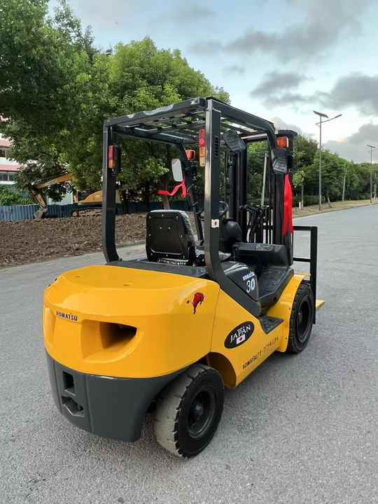 New arriver second hand Komatsu FD30 forklift with good performance cheap used forklift for sale - Carretilla elevadora diésel: foto 2 New arriver second hand Komatsu FD30 forklift with good performance cheap used forklift for sale - Carretilla elevadora diésel: foto 2