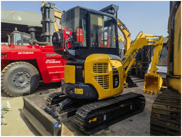 PC30 komatsu hydraulic excavator small digger in good condition on sale - Excavadora de cadenas: foto 1 PC30 komatsu hydraulic excavator small digger in good condition on sale - Excavadora de cadenas: foto 1