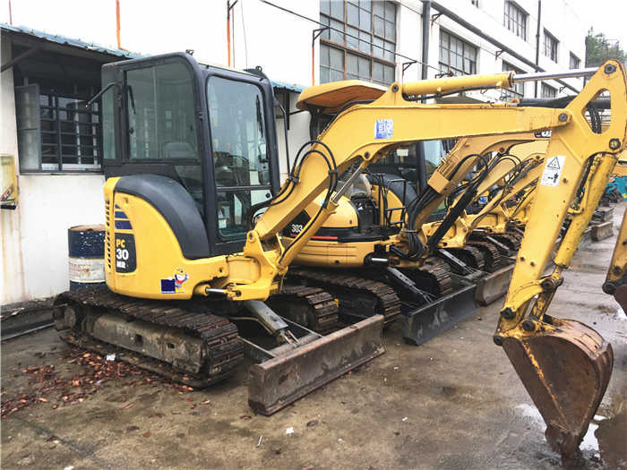 Reasonable price good quality second-hand Komatsu PC30 used Komatsu mini excavator digger for sale - Excavadora de cadenas: foto 3 Reasonable price good quality second-hand Komatsu PC30 used Komatsu mini excavator digger for sale - Excavadora de cadenas: foto 3
