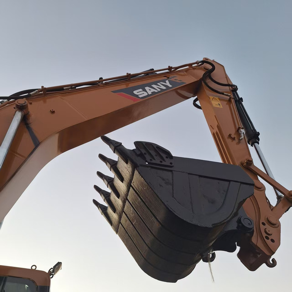 Used SANY 215c Excavator - Excavadora de cadenas: foto 4 Used SANY 215c Excavator - Excavadora de cadenas: foto 4
