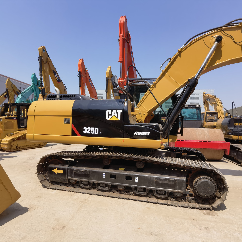Excavators cat325dl - Excavadora de cadenas: foto 1 Excavators cat325dl - Excavadora de cadenas: foto 1