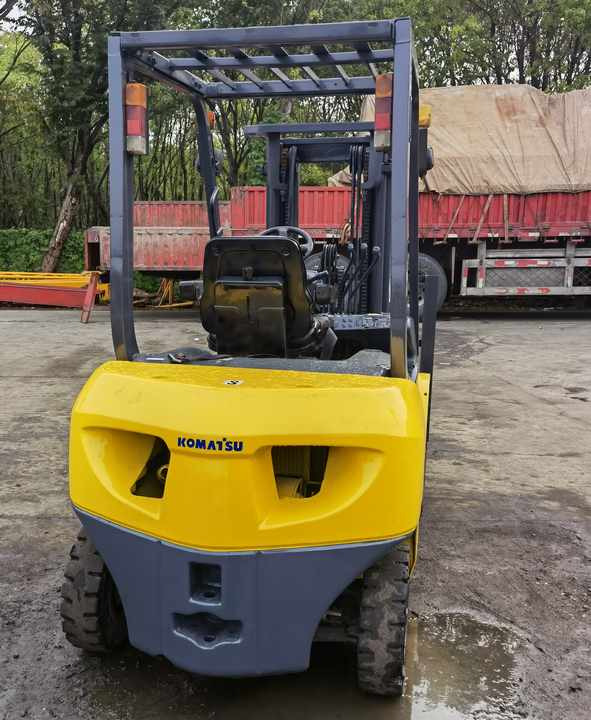 Second hand Komatsu Forklift FD30 with Low price and high performance for sale in shanghai - Carretilla elevadora diésel: foto 4 Second hand Komatsu Forklift FD30 with Low price and high performance for sale in shanghai - Carretilla elevadora diésel: foto 4