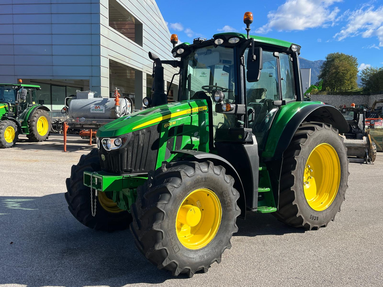 JOHN DEERE 6120 M - Tractor: foto 2 JOHN DEERE 6120 M - Tractor: foto 2
