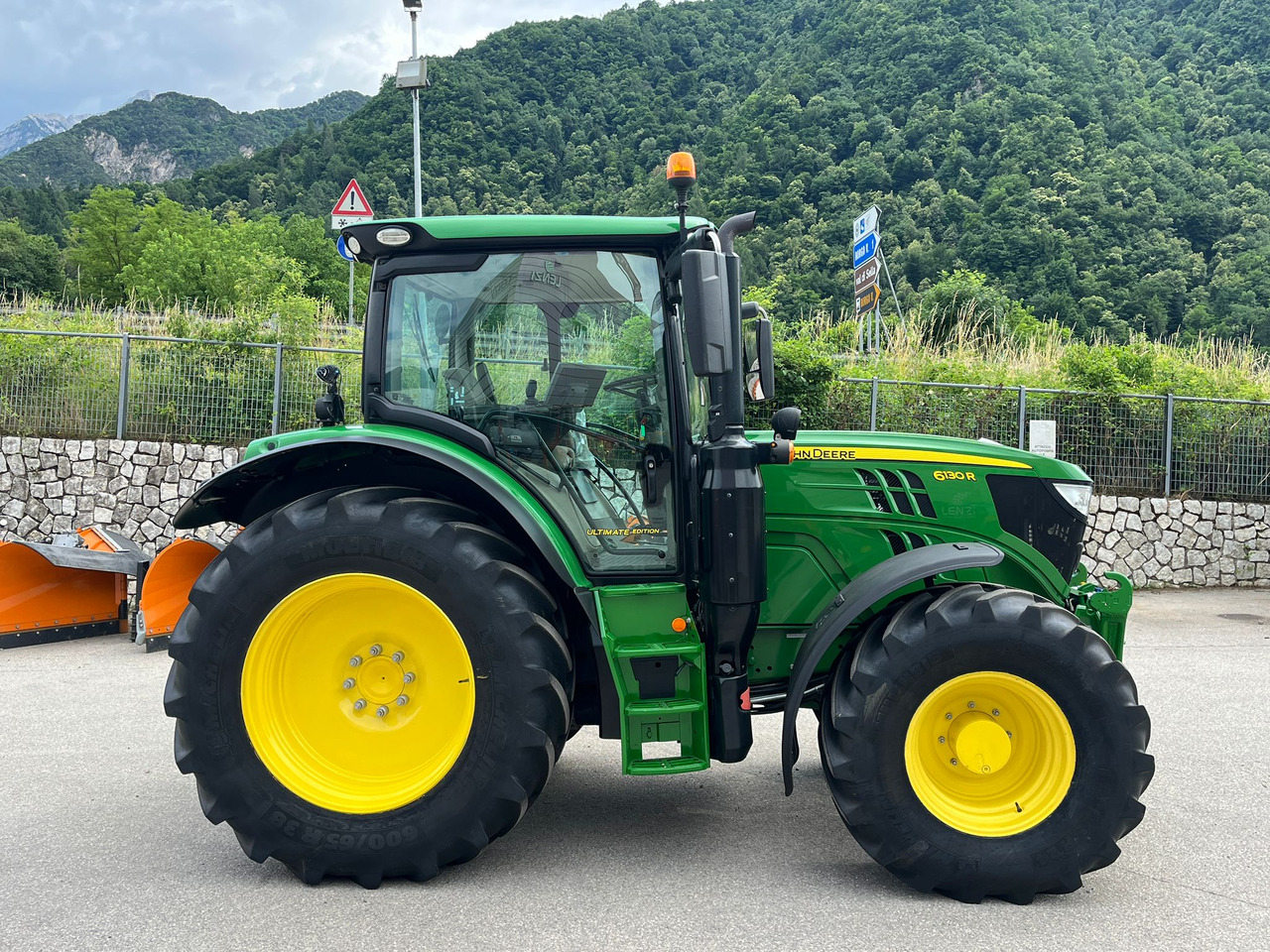 JOHN DEERE 6130 - Tractor: foto 5 JOHN DEERE 6130 - Tractor: foto 5