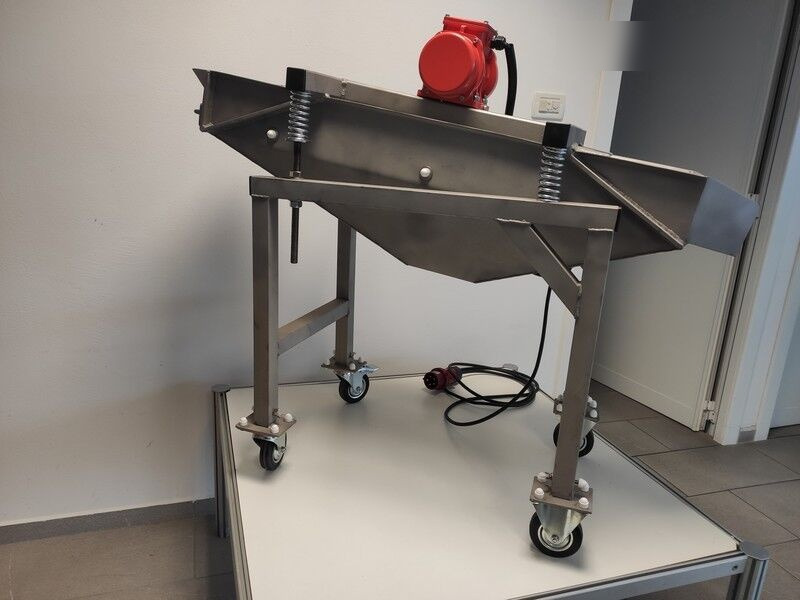 New PP25 VIBRATING SCREENER - Maquinaria industrial: foto 2 New PP25 VIBRATING SCREENER - Maquinaria industrial: foto 2