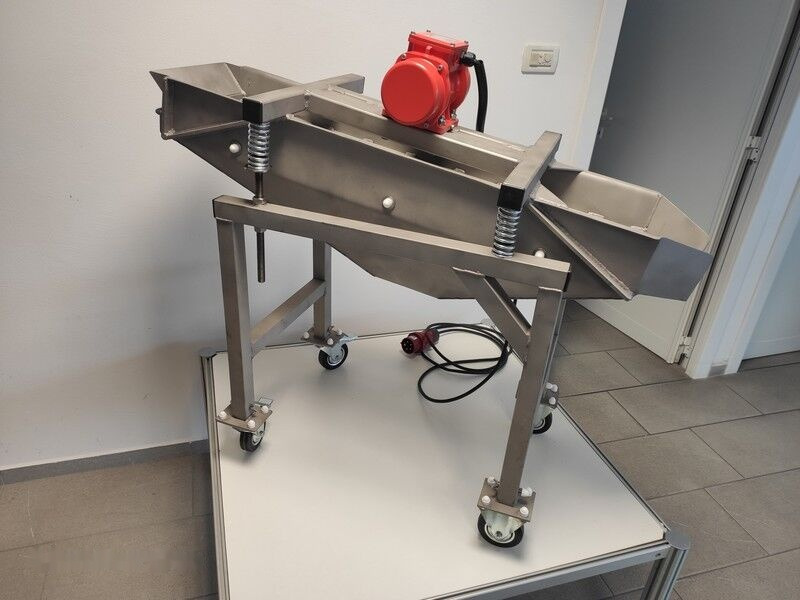 New PP25 VIBRATING SCREENER - Maquinaria industrial: foto 1 New PP25 VIBRATING SCREENER - Maquinaria industrial: foto 1