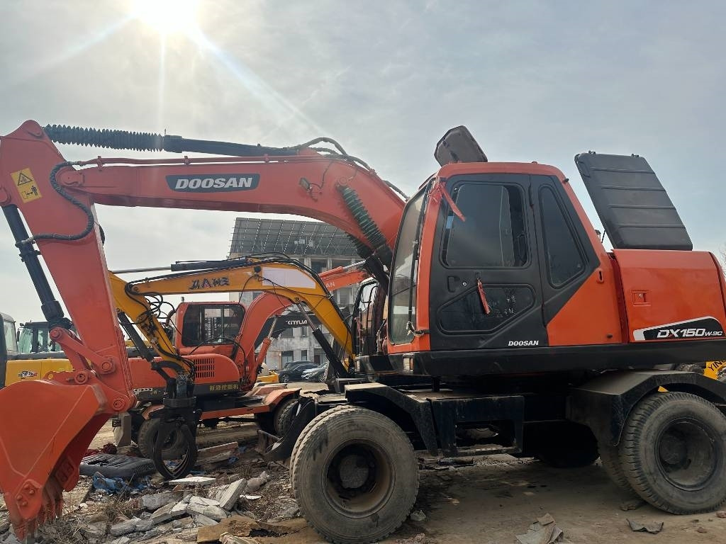 Doosan DH 150 W-7 - Excavadora de ruedas: foto 5 Doosan DH 150 W-7 - Excavadora de ruedas: foto 5