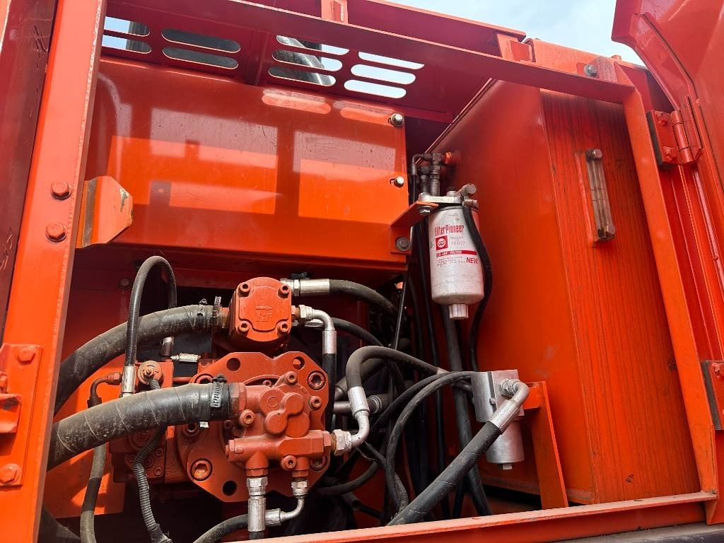 Excavadora de ruedas Doosan DX 150W -9: foto 8