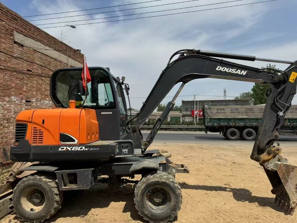 Doosan DX 60  - Miniexcavadora: foto 1 Doosan DX 60  - Miniexcavadora: foto 1
