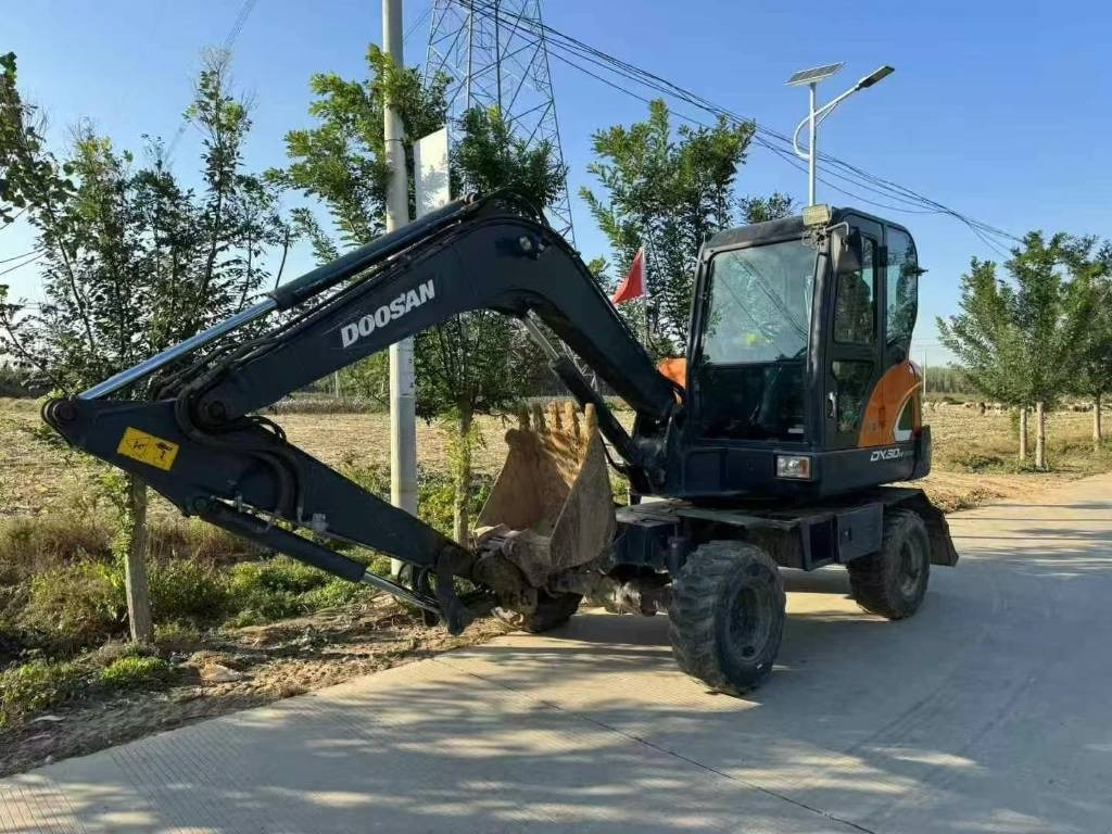 Doosan DX 60 - Excavadora de cadenas: foto 4 Doosan DX 60 - Excavadora de cadenas: foto 4
