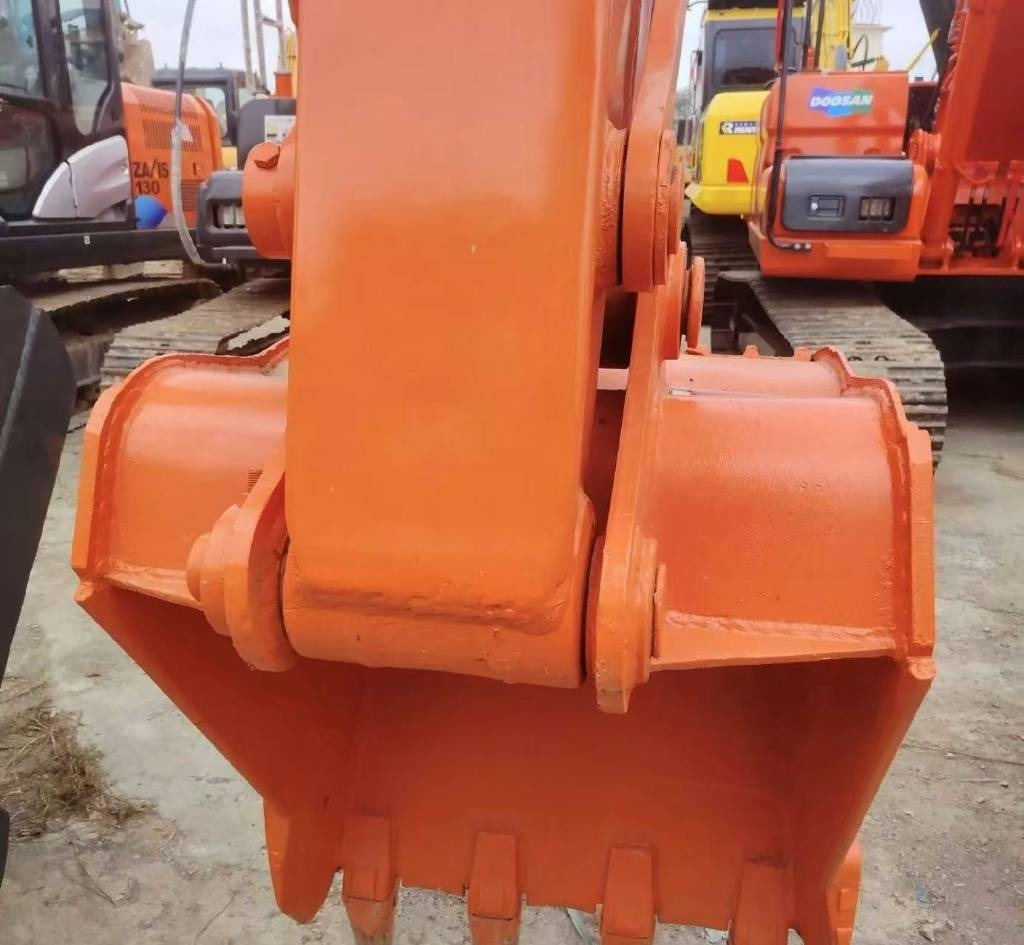 Excavadora de cadenas Hitachi 135US-6: foto 6