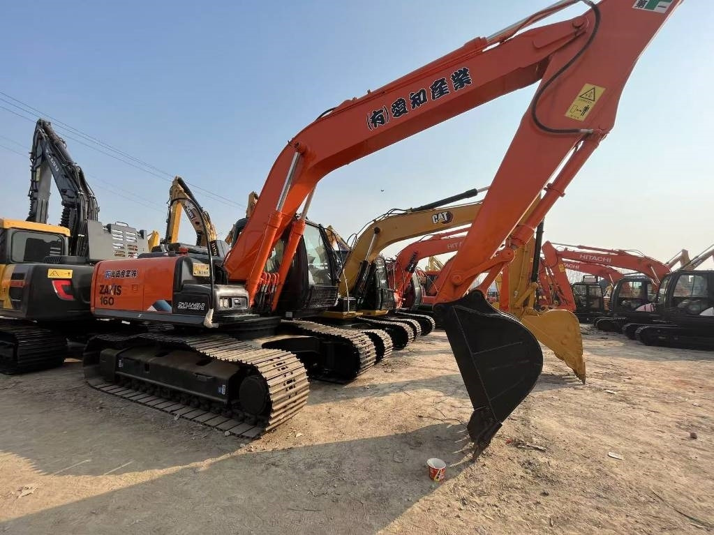 Hitachi ZX 160 LC - Excavadora de cadenas: foto 3 Hitachi ZX 160 LC - Excavadora de cadenas: foto 3