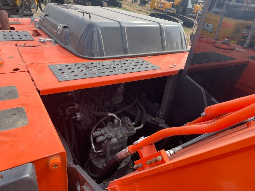 Hitachi ZX 240 - Excavadora de cadenas: foto 2 Hitachi ZX 240 - Excavadora de cadenas: foto 2