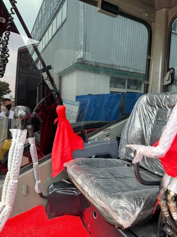 Hitachi ZX 55 - Miniexcavadora: foto 5 Hitachi ZX 55 - Miniexcavadora: foto 5