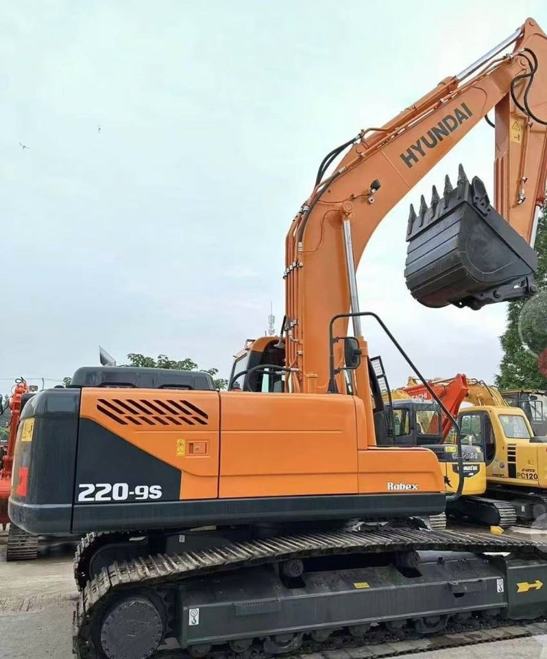 Hyundai 220 - Excavadora de cadenas: foto 4 Hyundai 220 - Excavadora de cadenas: foto 4