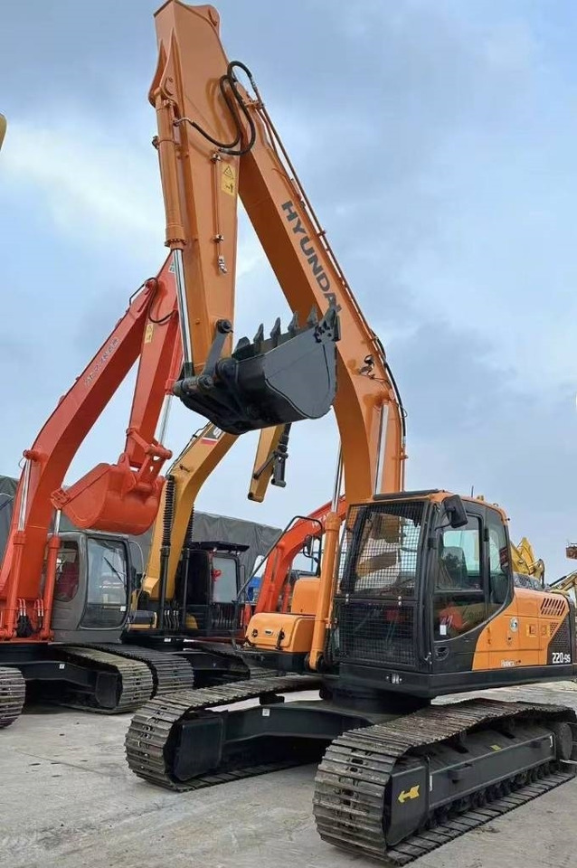 Hyundai 220 - Excavadora de cadenas: foto 2 Hyundai 220 - Excavadora de cadenas: foto 2