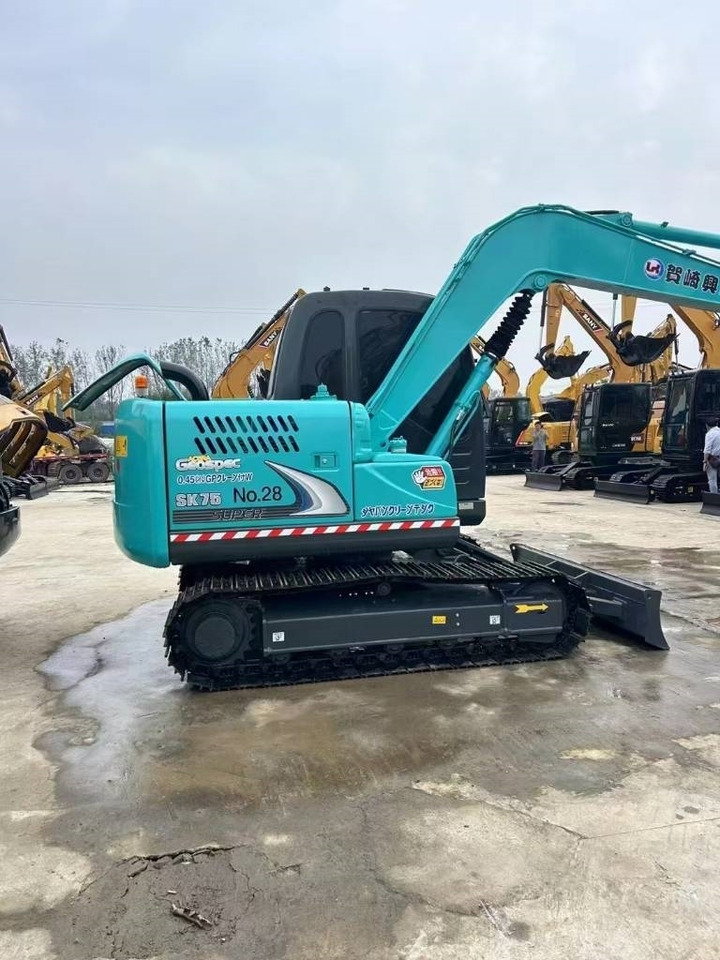 Kobelco SK 75 - Excavadora de cadenas: foto 4 Kobelco SK 75 - Excavadora de cadenas: foto 4
