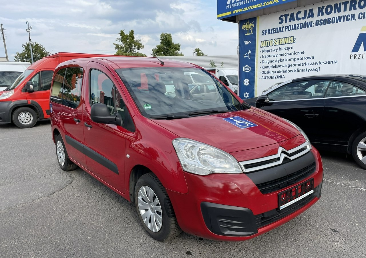 Citroen Berlingo II Berlingo 1.6 do przewozu Niepełnosprawnych inwalida rampa 2018 - Coche: foto 4 Citroen Berlingo II Berlingo 1.6 do przewozu Niepełnosprawnych inwalida rampa 2018 - Coche: foto 4