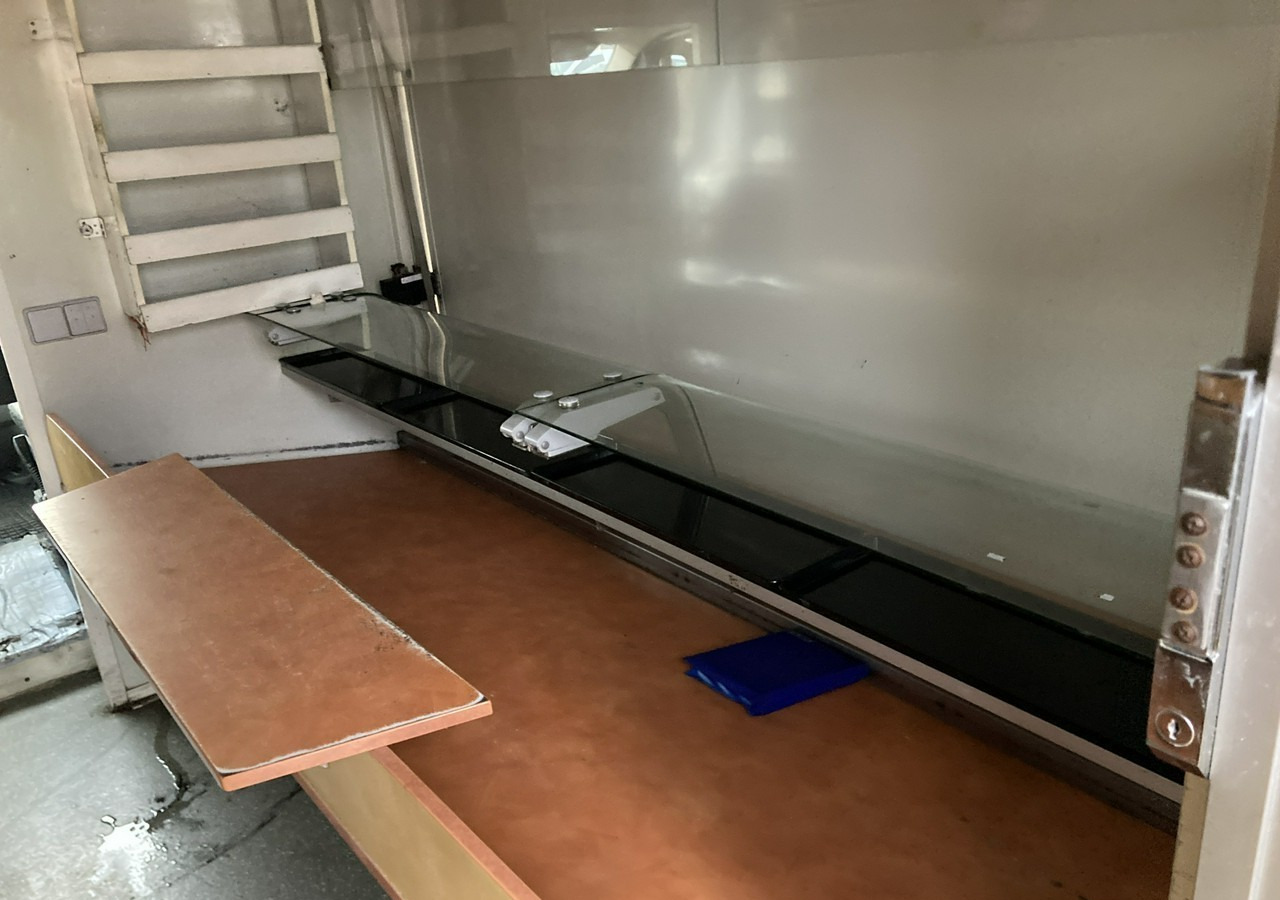 Fiat Ducato Autosklep pieczywa sklep Bar Gastronomiczny Food Truck Foodtruck 200 - Camión tienda: foto 5 Fiat Ducato Autosklep pieczywa sklep Bar Gastronomiczny Food Truck Foodtruck 200 - Camión tienda: foto 5