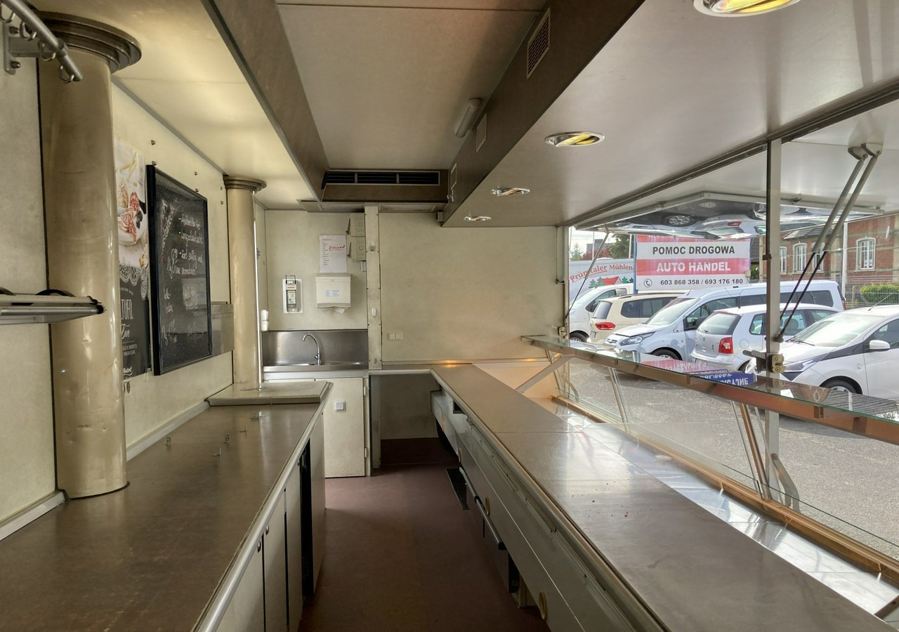 Fiat Ducato Autosklep wędlin Gastronomiczny Food Truck Foodtruck Sklep bar Borco - Camión tienda: foto 4 Fiat Ducato Autosklep wędlin Gastronomiczny Food Truck Foodtruck Sklep bar Borco - Camión tienda: foto 4