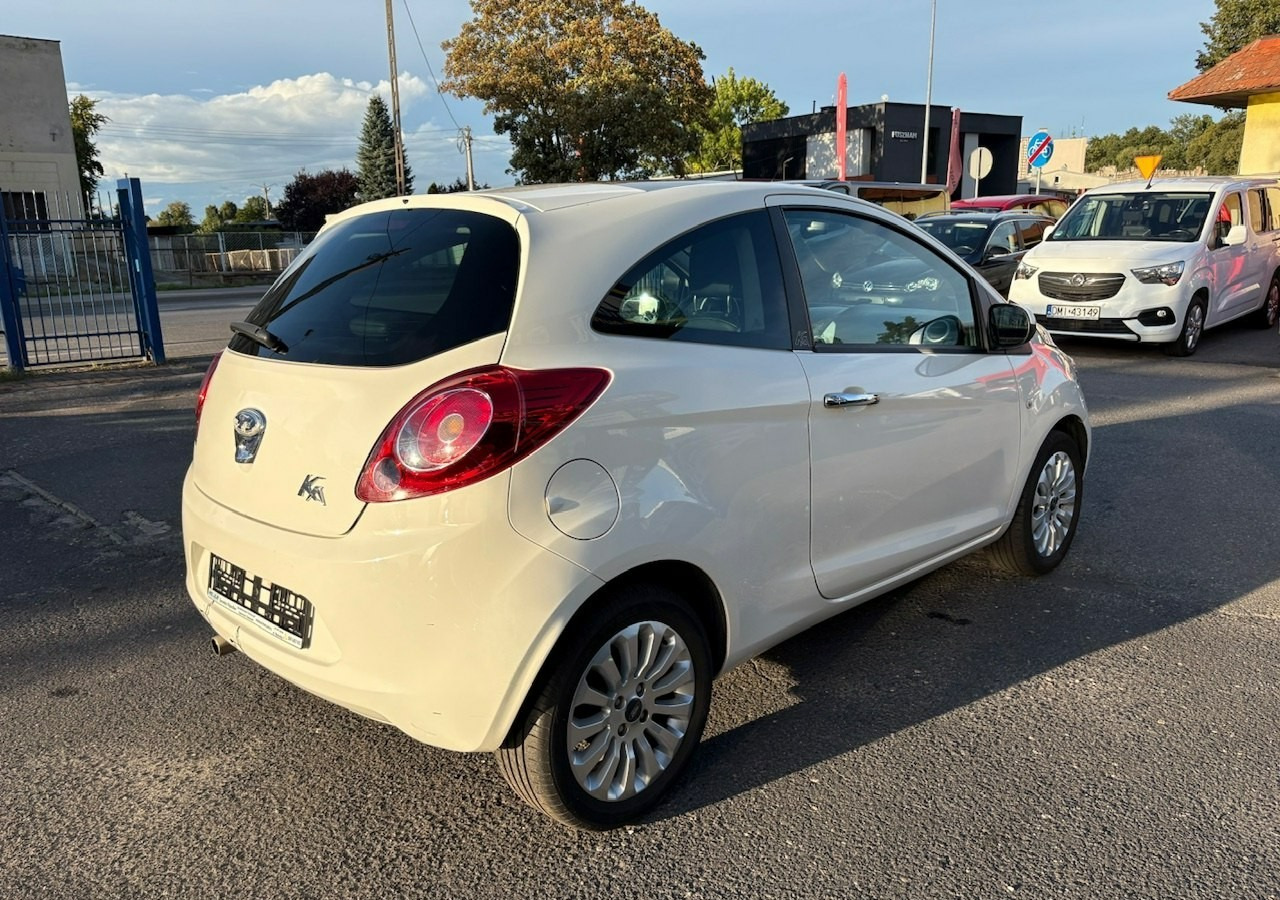 Ford KA II Ford KA 1.2 Champions Edition Klima Panorama 2012 - Hatchback: foto 4 Ford KA II Ford KA 1.2 Champions Edition Klima Panorama 2012 - Hatchback: foto 4