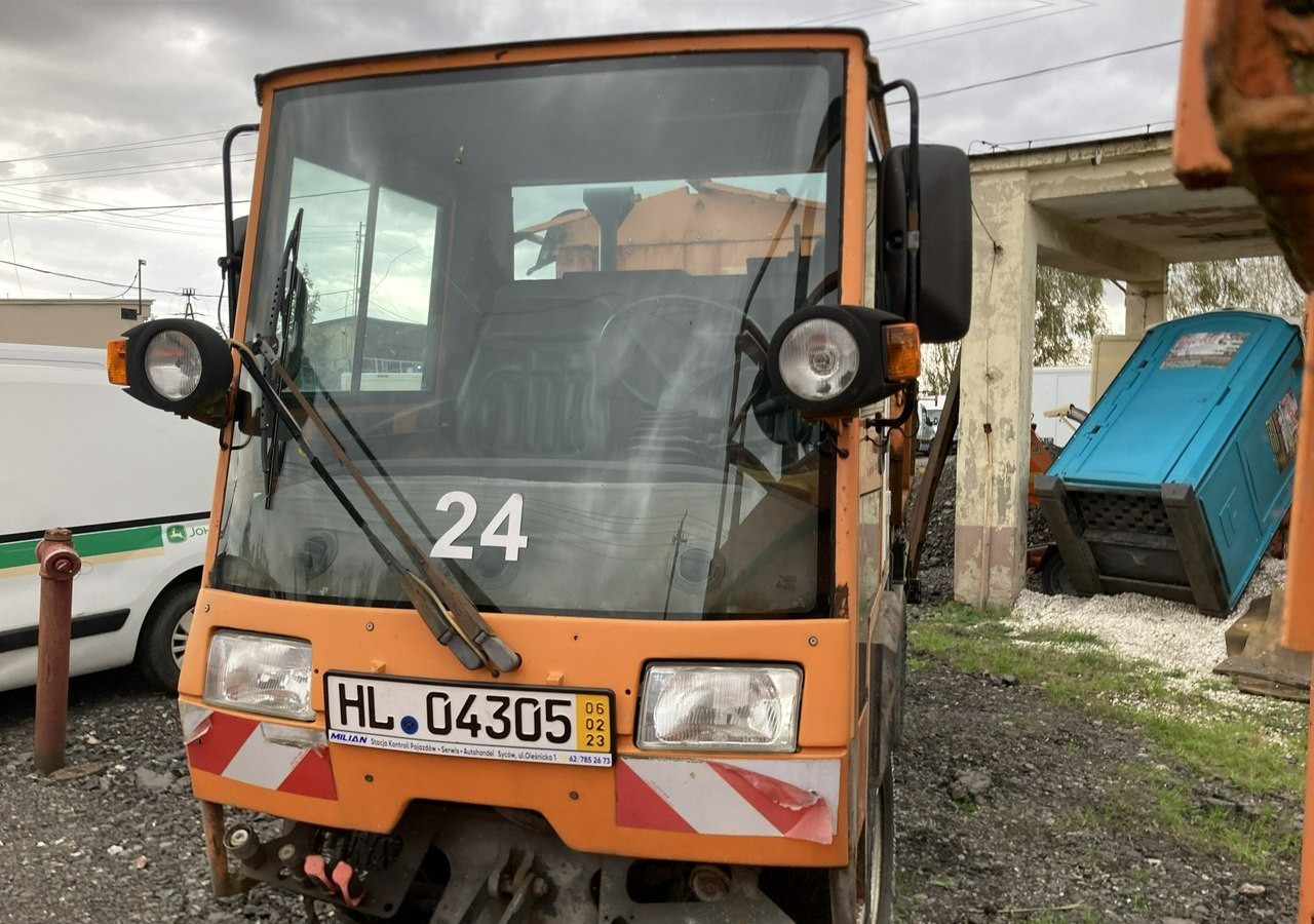 Inna Inny Hansa 4X4 pług posypywarka wywrotka - Máquina quitanieve: foto 4 Inna Inny Hansa 4X4 pług posypywarka wywrotka - Máquina quitanieve: foto 4