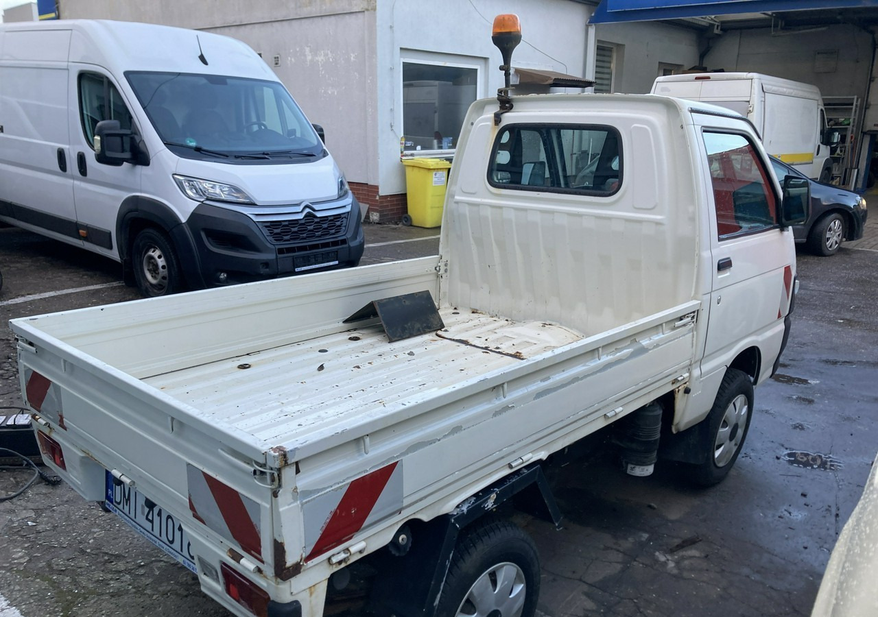 Inna Inny PFAU Piaggio Porter 4X4 Skrzynia odśnieżarka Pług 5655km 2012 - Furgoneta caja abierta: foto 4 Inna Inny PFAU Piaggio Porter 4X4 Skrzynia odśnieżarka Pług 5655km 2012 - Furgoneta caja abierta: foto 4