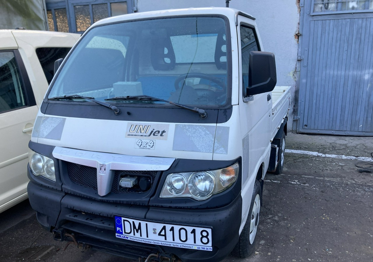 Inna Inny PFAU Piaggio Porter 4X4 Skrzynia odśnieżarka Pług 5655km 2012 - Furgoneta caja abierta: foto 1 Inna Inny PFAU Piaggio Porter 4X4 Skrzynia odśnieżarka Pług 5655km 2012 - Furgoneta caja abierta: foto 1