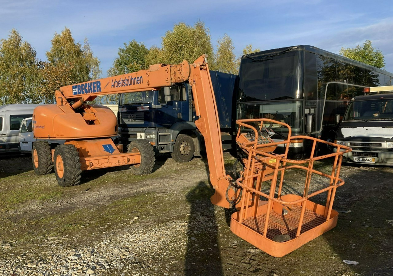 Inna Inny Podnośnik koszowy Haulotte H23 zwyżka 4x4 12082 mg 23 metrów - Plataforma telescopica: foto 4 Inna Inny Podnośnik koszowy Haulotte H23 zwyżka 4x4 12082 mg 23 metrów - Plataforma telescopica: foto 4
