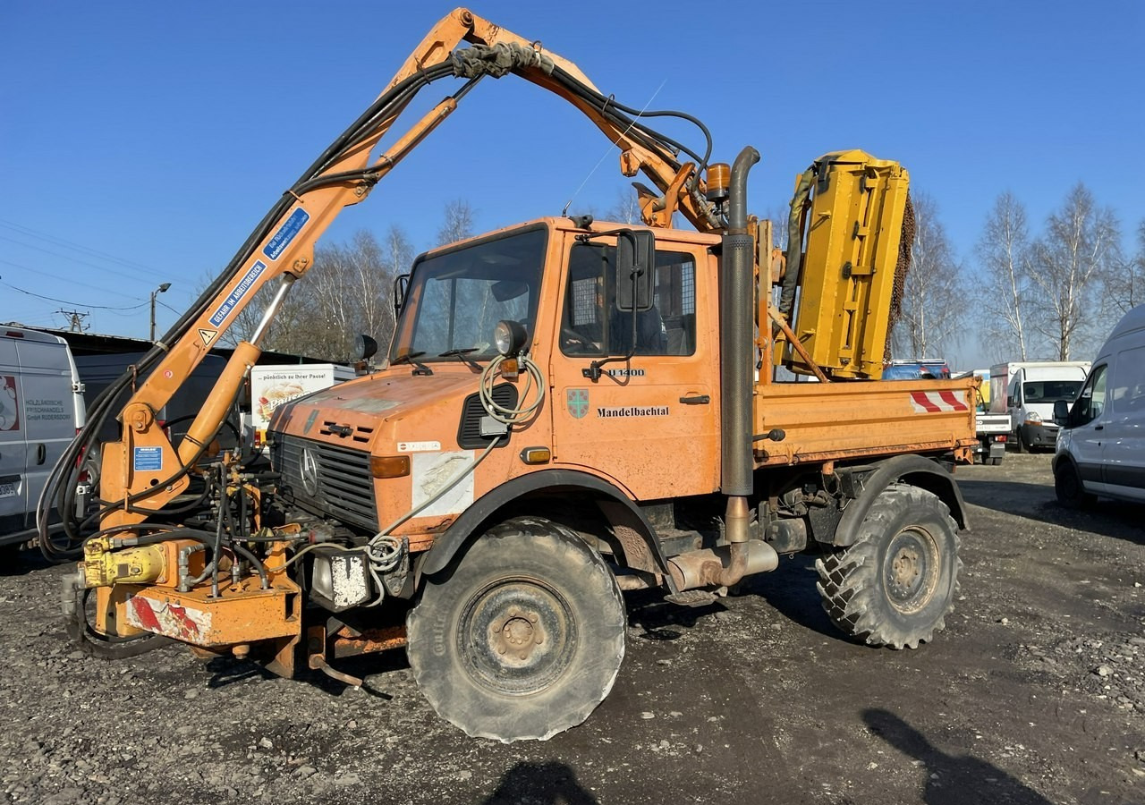 Inna Inny Unimog 4X4 Kosiarka bijakowa teleskopowa posypywarka pług odśnieżark - Camión caja abierta, Vehículo municipal: foto 3 Inna Inny Unimog 4X4 Kosiarka bijakowa teleskopowa posypywarka pług odśnieżark - Camión caja abierta, Vehículo municipal: foto 3