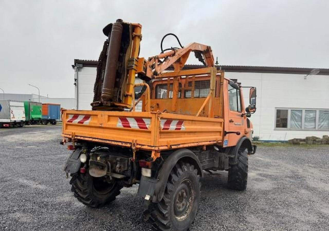 Inna Inny Unimog 4X4 Kosiarka bijakowa teleskopowa posypywarka pług odśnieżark - Camión caja abierta, Vehículo municipal: foto 2 Inna Inny Unimog 4X4 Kosiarka bijakowa teleskopowa posypywarka pług odśnieżark - Camión caja abierta, Vehículo municipal: foto 2
