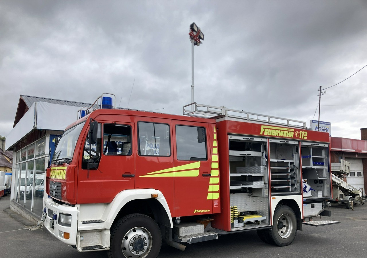 MAN Inny MAN MAN 15,250 Straż pożarna gaśnicza 9-osobowa 4X4 Wóz strażacki 2003 - Camión de bomberos: foto 1 MAN Inny MAN MAN 15,250 Straż pożarna gaśnicza 9-osobowa 4X4 Wóz strażacki 2003 - Camión de bomberos: foto 1