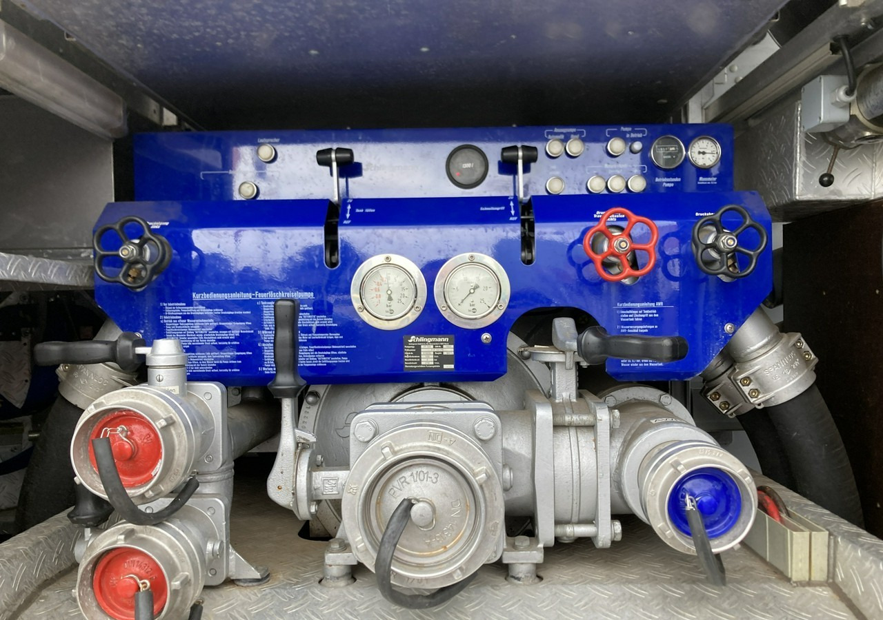 MAN Inny MAN MAN 15,250 Straż pożarna gaśnicza 9-osobowa 4X4 Wóz strażacki 2003 - Camión de bomberos: foto 5 MAN Inny MAN MAN 15,250 Straż pożarna gaśnicza 9-osobowa 4X4 Wóz strażacki 2003 - Camión de bomberos: foto 5