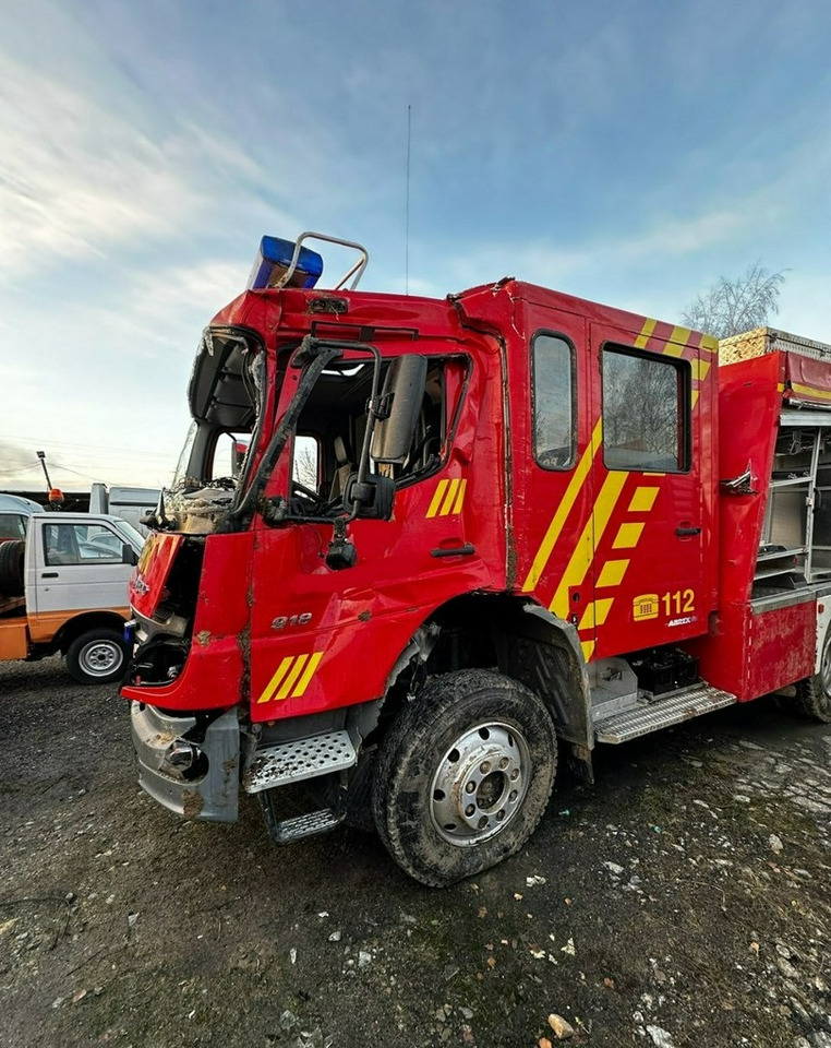 Mercedes-Benz Atego 918 Straż Pożarna 4X4 Wóz strażacki 2006 Atego 918 Straż Pożarna 4X4 Wóz strażacki 2006 - Camión de bomberos: foto 4 Mercedes-Benz Atego 918 Straż Pożarna 4X4 Wóz strażacki 2006 Atego 918 Straż Pożarna 4X4 Wóz strażacki 2006 - Camión de bomberos: foto 4