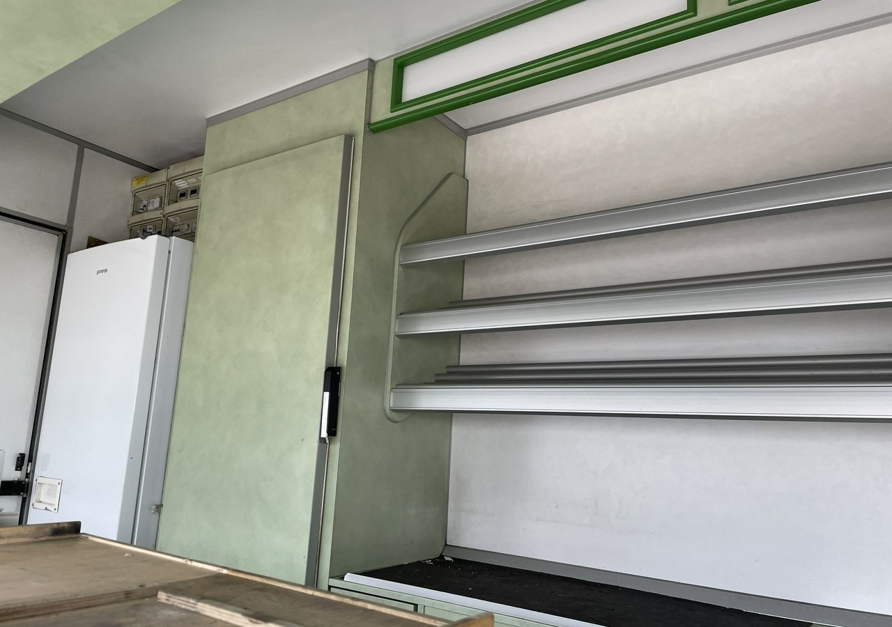 Camión tienda Mercedes-Benz Inny Mercedes-Benz Autosklep Gastronomiczny Warzywniak food truck foodtruck sklep 2008: foto 14 Camión tienda Mercedes-Benz Inny Mercedes-Benz Autosklep Gastronomiczny Warzywniak food truck foodtruck sklep 2008: foto 14