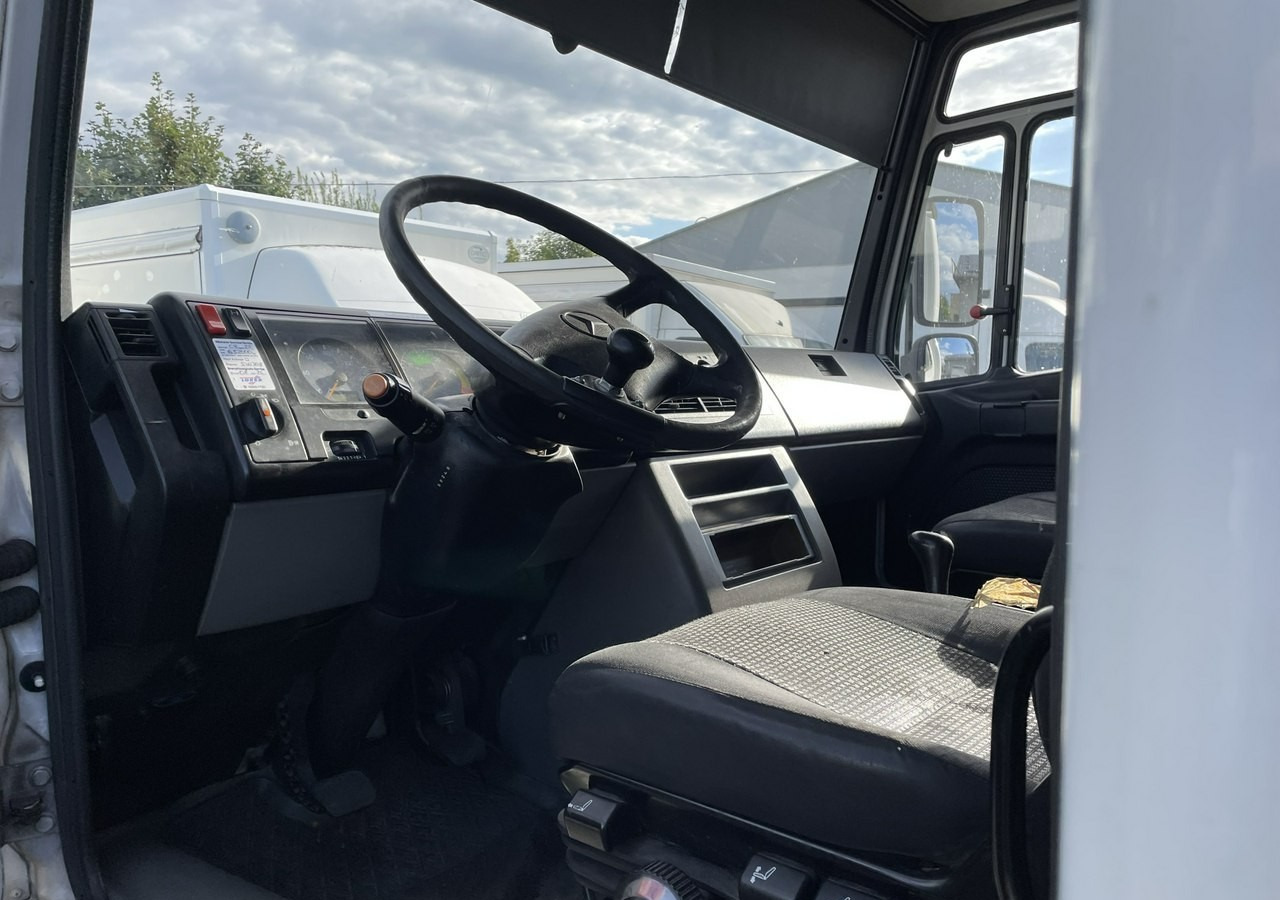 Camión tienda Mercedes-Benz Inny Mercedes-Benz Autosklep Gastronomiczny Warzywniak food truck foodtruck sklep 2008: foto 19 Camión tienda Mercedes-Benz Inny Mercedes-Benz Autosklep Gastronomiczny Warzywniak food truck foodtruck sklep 2008: foto 19