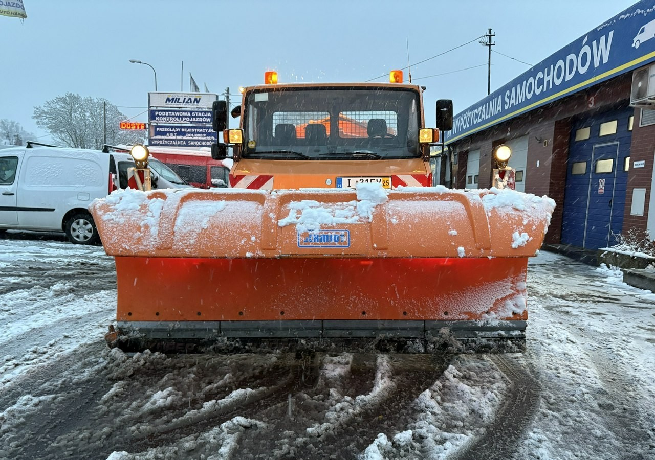 Mercedes-Benz Inny Mercedes-Benz Mercedes Vario 815 Wywrotka 4X4 2004 Pług posypywarka odśnieżarka - Máquina quitanieve: foto 3 Mercedes-Benz Inny Mercedes-Benz Mercedes Vario 815 Wywrotka 4X4 2004 Pług posypywarka odśnieżarka - Máquina quitanieve: foto 3