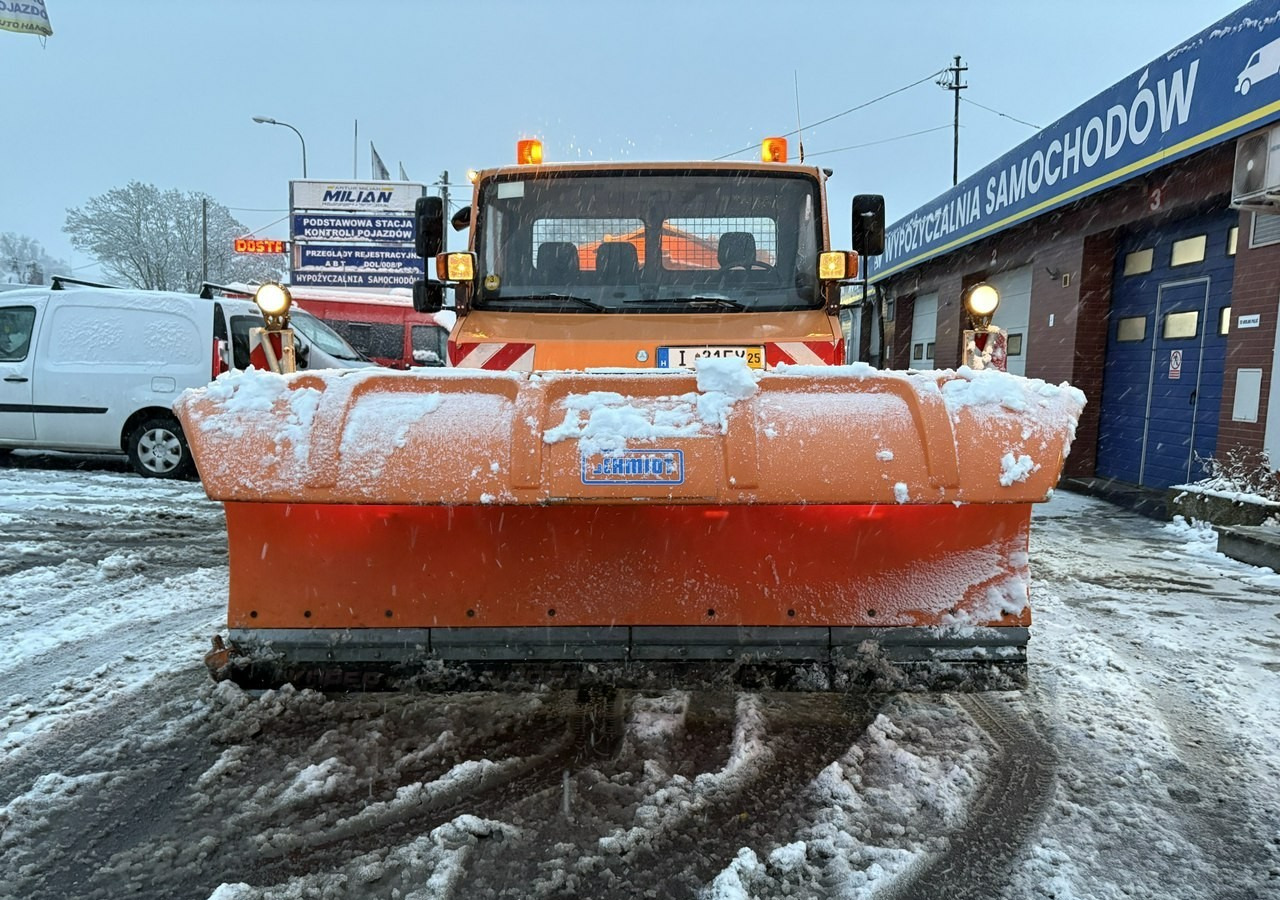 Mercedes-Benz Inny Mercedes-Benz Mercedes Vario 815 Wywrotka 4X4 2004 Pług posypywarka odśnieżarka - Máquina quitanieve: foto 3 Mercedes-Benz Inny Mercedes-Benz Mercedes Vario 815 Wywrotka 4X4 2004 Pług posypywarka odśnieżarka - Máquina quitanieve: foto 3