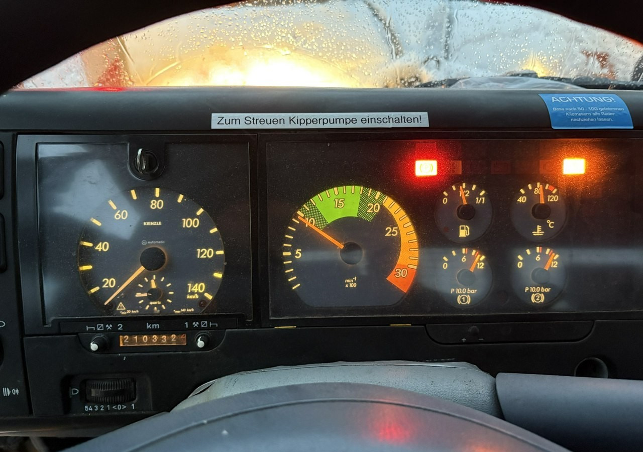 Mercedes-Benz Inny Mercedes-Benz Mercedes Vario 815 Wywrotka 4X4 2004 Pług posypywarka odśnieżarka - Máquina quitanieve: foto 5 Mercedes-Benz Inny Mercedes-Benz Mercedes Vario 815 Wywrotka 4X4 2004 Pług posypywarka odśnieżarka - Máquina quitanieve: foto 5