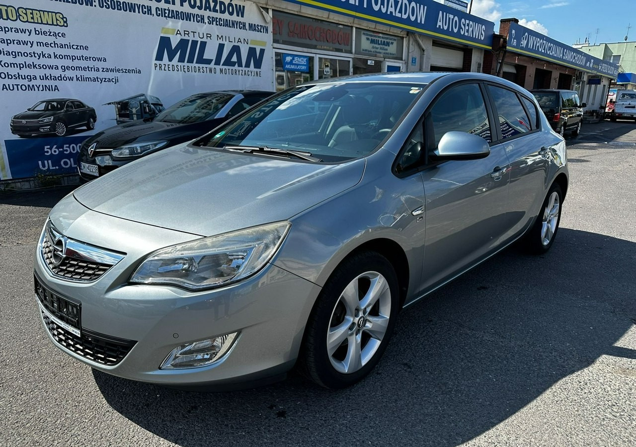 Opel Astra H Opel Astra 1.4-140KM Nowy silnik świeżo sprowadzony 2012 - Hatchback: foto 1 Opel Astra H Opel Astra 1.4-140KM Nowy silnik świeżo sprowadzony 2012 - Hatchback: foto 1