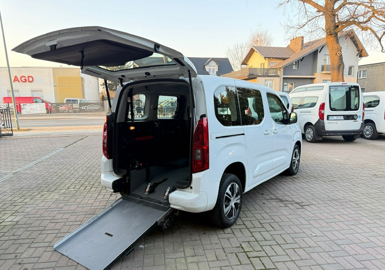 Opel Combo IV Combo Life Combo do przewozu Niepełnosprawnych inwalida rampa Model 2021 - Coche: foto 1 Opel Combo IV Combo Life Combo do przewozu Niepełnosprawnych inwalida rampa Model 2021 - Coche: foto 1