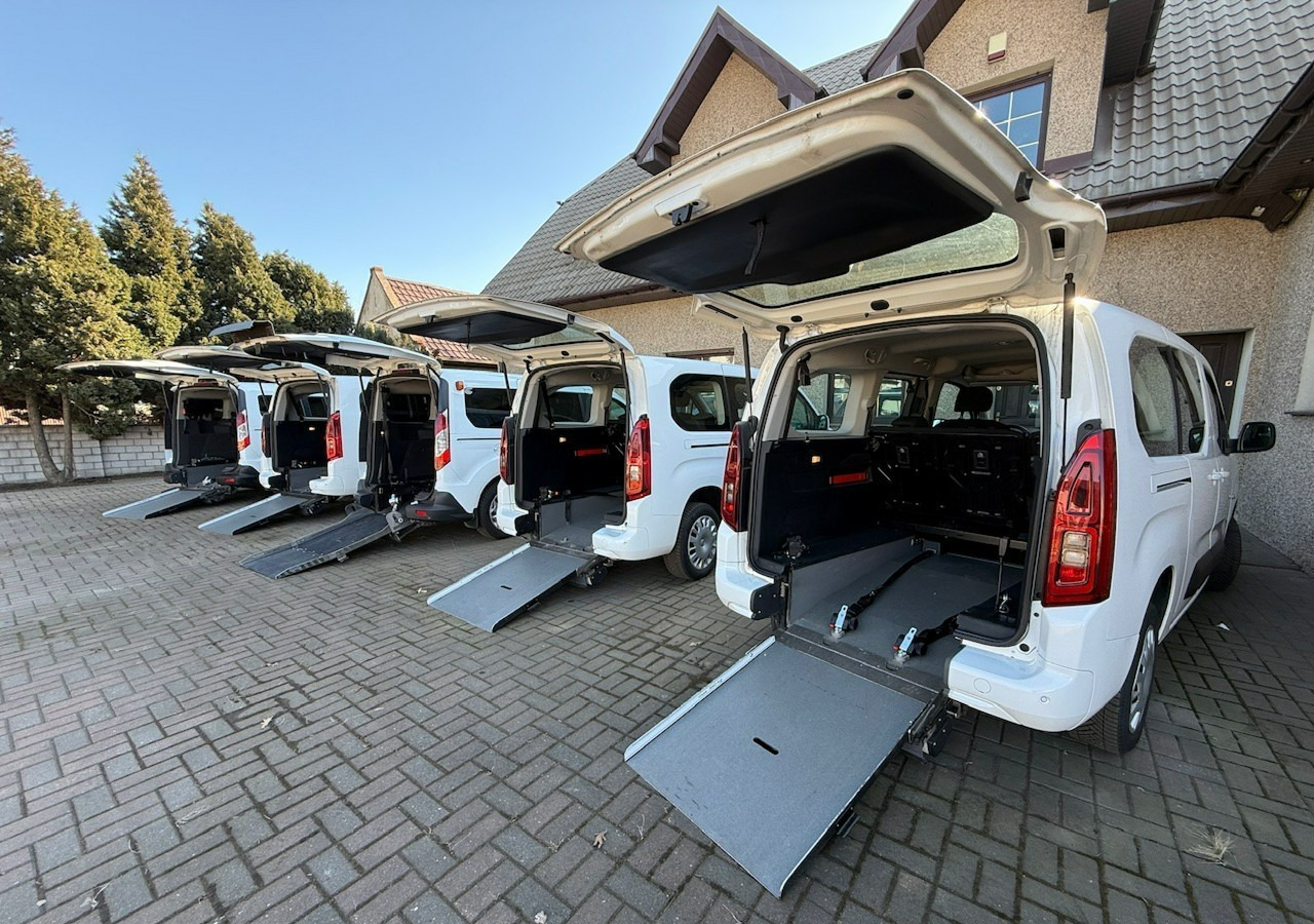 Opel Combo IV Combo Life Combo do przewozu Niepełnosprawnych inwalida rampa Model 2021 - Coche: foto 2 Opel Combo IV Combo Life Combo do przewozu Niepełnosprawnych inwalida rampa Model 2021 - Coche: foto 2
