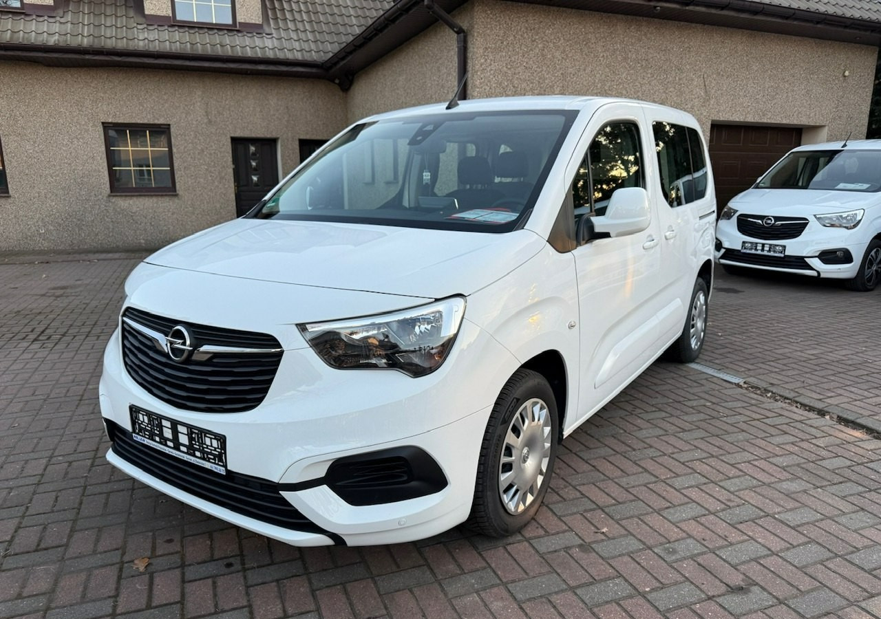 Opel Combo IV Combo Life Combo do przewozu Niepełnosprawnych inwalida rampa Model 2021 - Coche: foto 2 Opel Combo IV Combo Life Combo do przewozu Niepełnosprawnych inwalida rampa Model 2021 - Coche: foto 2